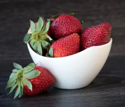 Dehner Gourmet Garten Erdbeere 'Mara des Bois'